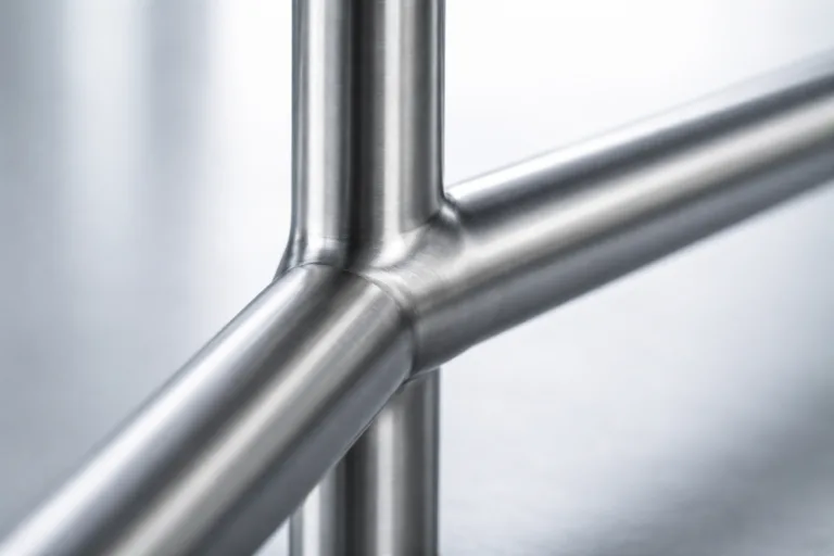 This image highlights the seamless welding technique in minimalist construction, showcasing a modern, efficient metal product with virtually invisible seams.